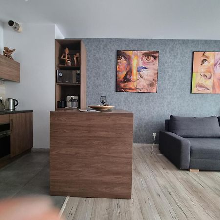 Q Apart Gold-Trzy Pokoje, Manufaktura, Klimatyzacja I Garaz Gratis, Tv Max, Fv, Gwarancja Zadowolenia Łódź Exteriör bild