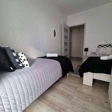 Q Apart Gold-Trzy Pokoje, Manufaktura, Klimatyzacja I Garaz Gratis, Tv Max, Fv, Gwarancja Zadowolenia Łódź Exteriör bild