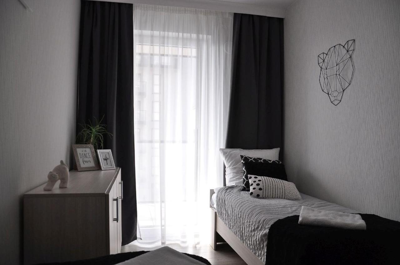 Q Apart Gold-Trzy Pokoje, Manufaktura, Klimatyzacja I Garaz Gratis, Tv Max, Fv, Gwarancja Zadowolenia Łódź Exteriör bild