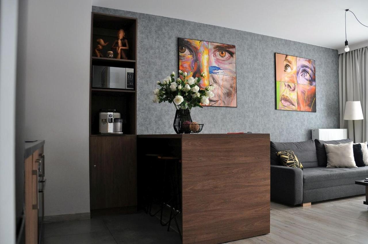 Q Apart Gold-Trzy Pokoje, Manufaktura, Klimatyzacja I Garaz Gratis, Tv Max, Fv, Gwarancja Zadowolenia Łódź Exteriör bild