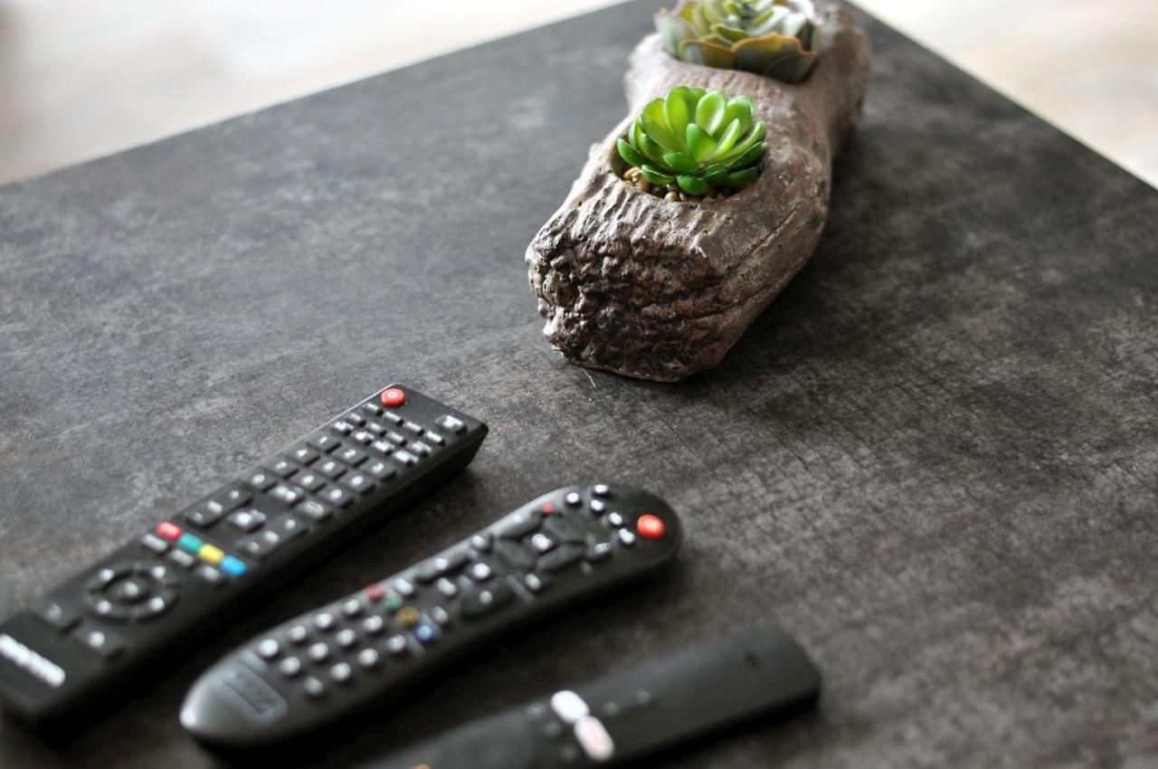 Q Apart Gold-Trzy Pokoje, Manufaktura, Klimatyzacja I Garaz Gratis, Tv Max, Fv, Gwarancja Zadowolenia Łódź Exteriör bild