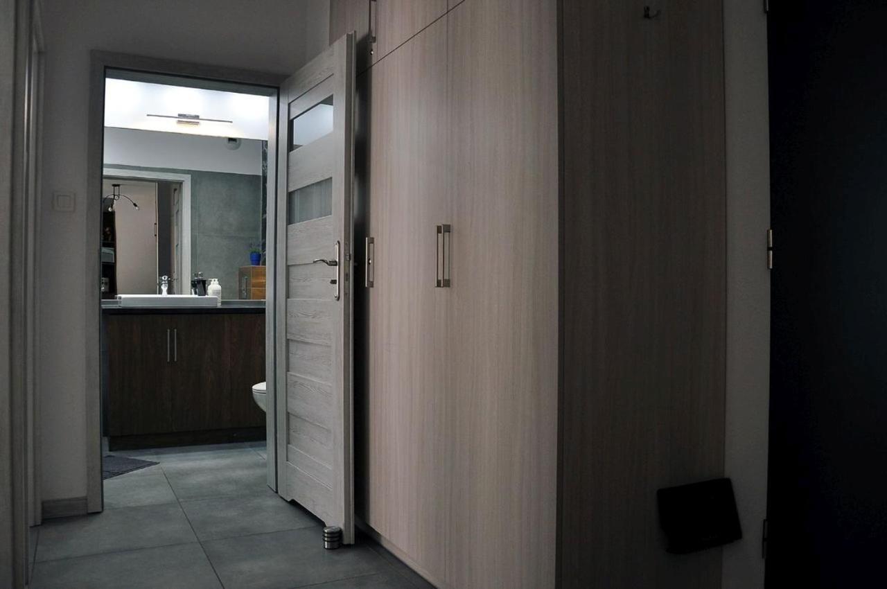 Q Apart Gold-Trzy Pokoje, Manufaktura, Klimatyzacja I Garaz Gratis, Tv Max, Fv, Gwarancja Zadowolenia Łódź Exteriör bild