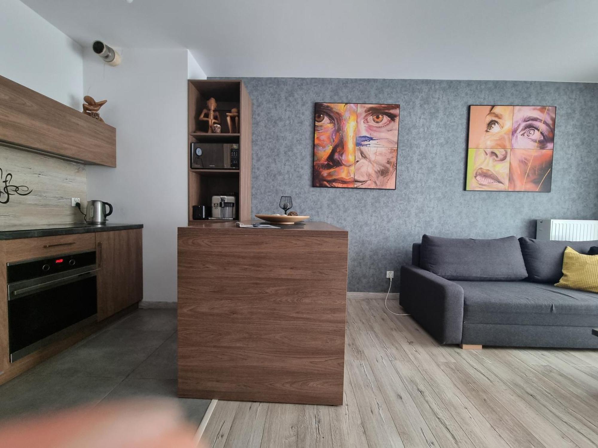Q Apart Gold-Trzy Pokoje, Manufaktura, Klimatyzacja I Garaz Gratis, Tv Max, Fv, Gwarancja Zadowolenia Łódź Exteriör bild