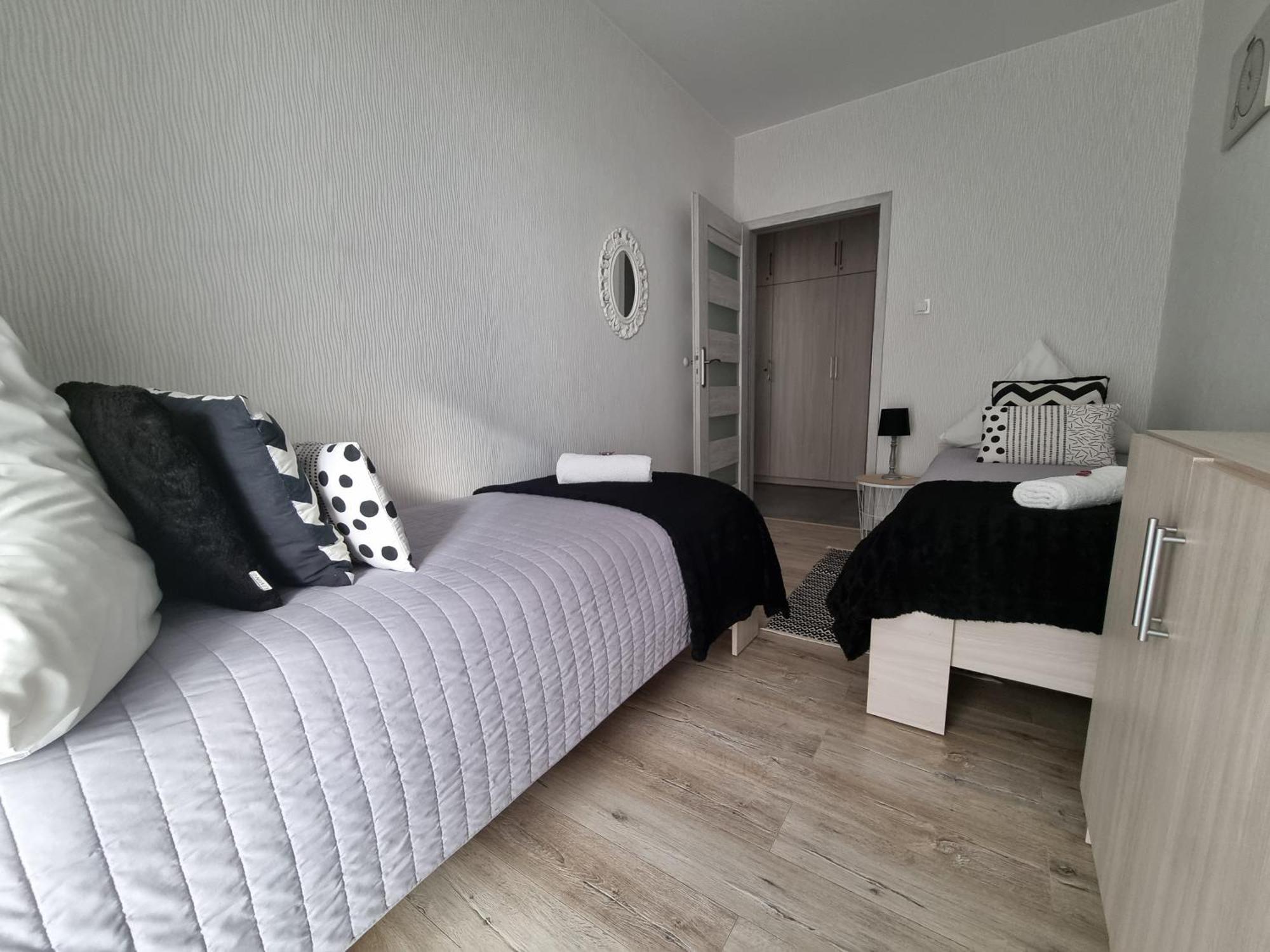 Q Apart Gold-Trzy Pokoje, Manufaktura, Klimatyzacja I Garaz Gratis, Tv Max, Fv, Gwarancja Zadowolenia Łódź Exteriör bild