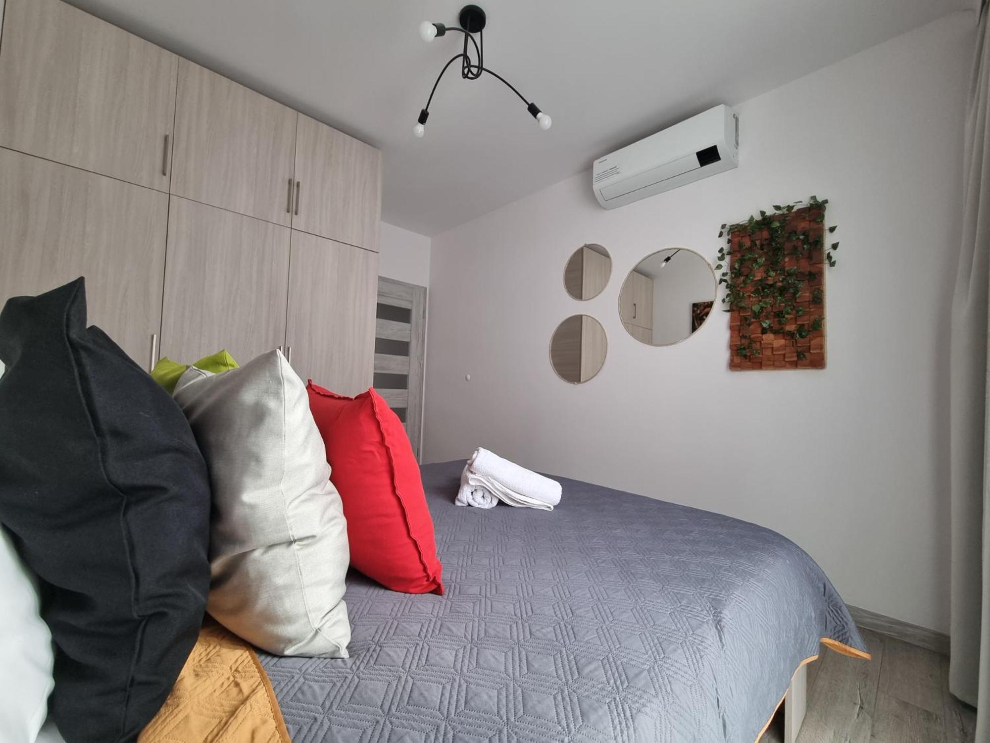 Q Apart Gold-Trzy Pokoje, Manufaktura, Klimatyzacja I Garaz Gratis, Tv Max, Fv, Gwarancja Zadowolenia Łódź Exteriör bild