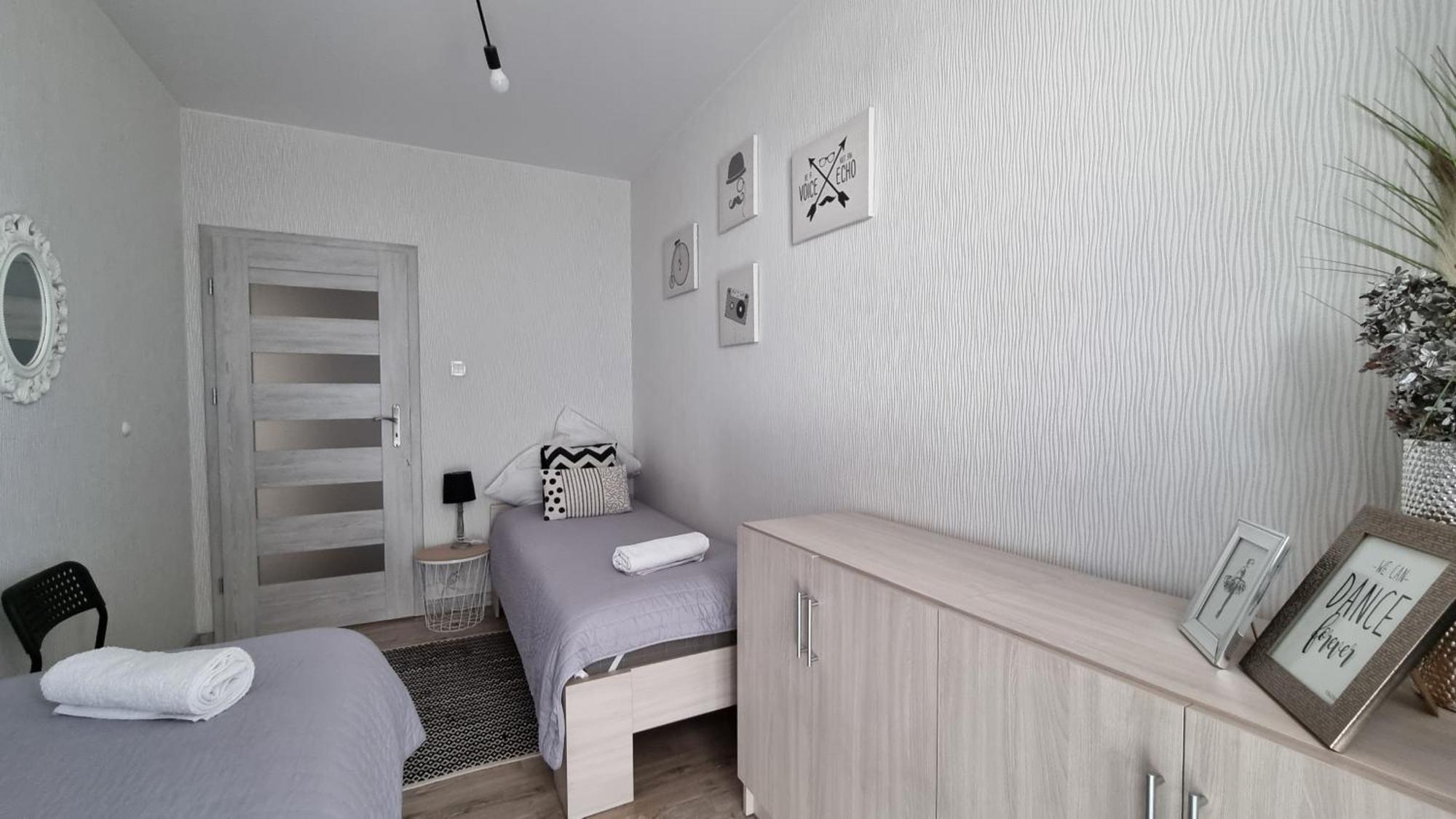 Q Apart Gold-Trzy Pokoje, Manufaktura, Klimatyzacja I Garaz Gratis, Tv Max, Fv, Gwarancja Zadowolenia Łódź Exteriör bild